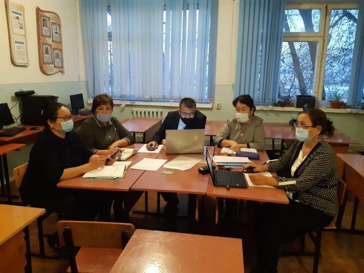 Педагогтер арасында жас мамандарға теориялық білім негізделген оқыту мен оқушылар жөнінде, өз тәжірибесін жетілдіру үшін іс-әрекет арқылы зерттеу нәтижелерін қолдану  мақсатында "Іс әрекеттегі зерттеу - Action research" тақырыбында коучинг өткізілді
