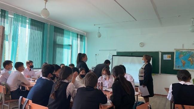 12.10.2021. Нартай Гүлназ 9 «Ә» сынып оқушыларымен «Неліктен Біріккен Ұлттар жалпыға бірдей адам құқығы декларациясын  жариялады?» тақырыбында ашық сабақ өтті.