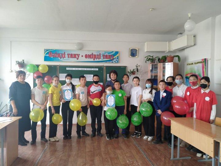 19.11.2021 Анитеева Д.Ж. мен Адаева Р.В   7 сынып оқушыларымен «Хорошо ли мы знаем русский язык?» тақырыбында  конкурс ұйымдастырды.  Конкурс  сегіз   бөлімнен  тұрды.