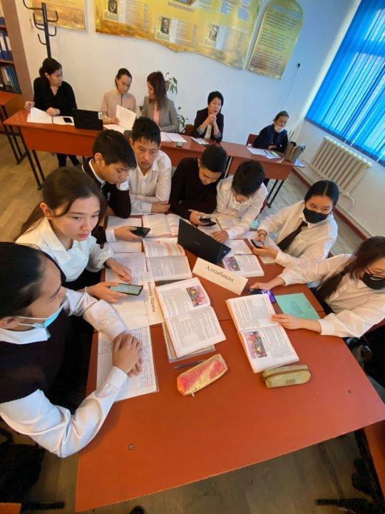 Б.Майлин "Шұғаның белгісі" хикаяты. ...Әуре боп неге біткен ажар - көрік - тоқырыбында Бисейтова Ж. 9 "а" сыныбымен ашық сабақ өткізді