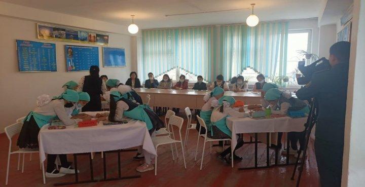 «Тоқыма мозайка техникасымен жасалған тігін бұйымдарының дизайны (құрақ, пэчворг, квилт)» тақырыбында өткізілген сабақтан фото есеп. М.Ж.Юсупова, Көркем еңбек пәнінің мұғалімі