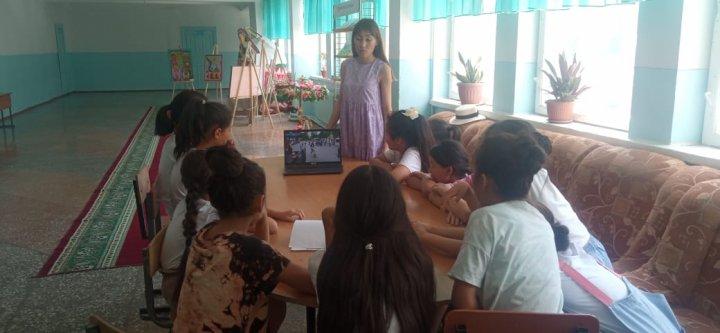 М.Жұмабаев атындағы №21 орта мектепте "Бала еңбегінің нашар түрлеріне тартылған жағдайда балаларға көмек көрсететін қызметтір туралы ақпарат орналастыру" тақырыбында мектеп оқушыларымен кездесу ұйымдастырылды