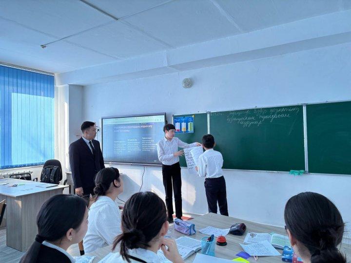 Мағжан Жұмабаев атындағы № 21 орта мектепте « Жас маман» апталығының өту барысында , биология пәнінен ашық сабақ берілді  Күні : 06.03.25 ж Сынып : 8 «Ә» Пәні : Биология Жас маман : Джуманбеков Д.М Тәлімгері : Паринбекова Н.Н  Сабақтың тақырыбы : Энд